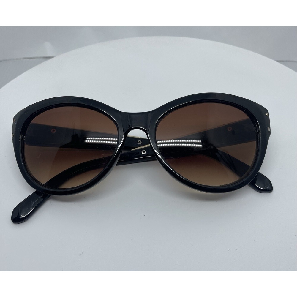 Betsey Johnson Brown Frames Sunglasses Brown Lens Pink Heart‎ Minor Scratches